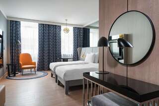 Отель Radisson Blu Hotel, Kyiv City Centre Киев Улучшенный двухместный номер с 1 кроватью или 2 отдельными кроватями-2